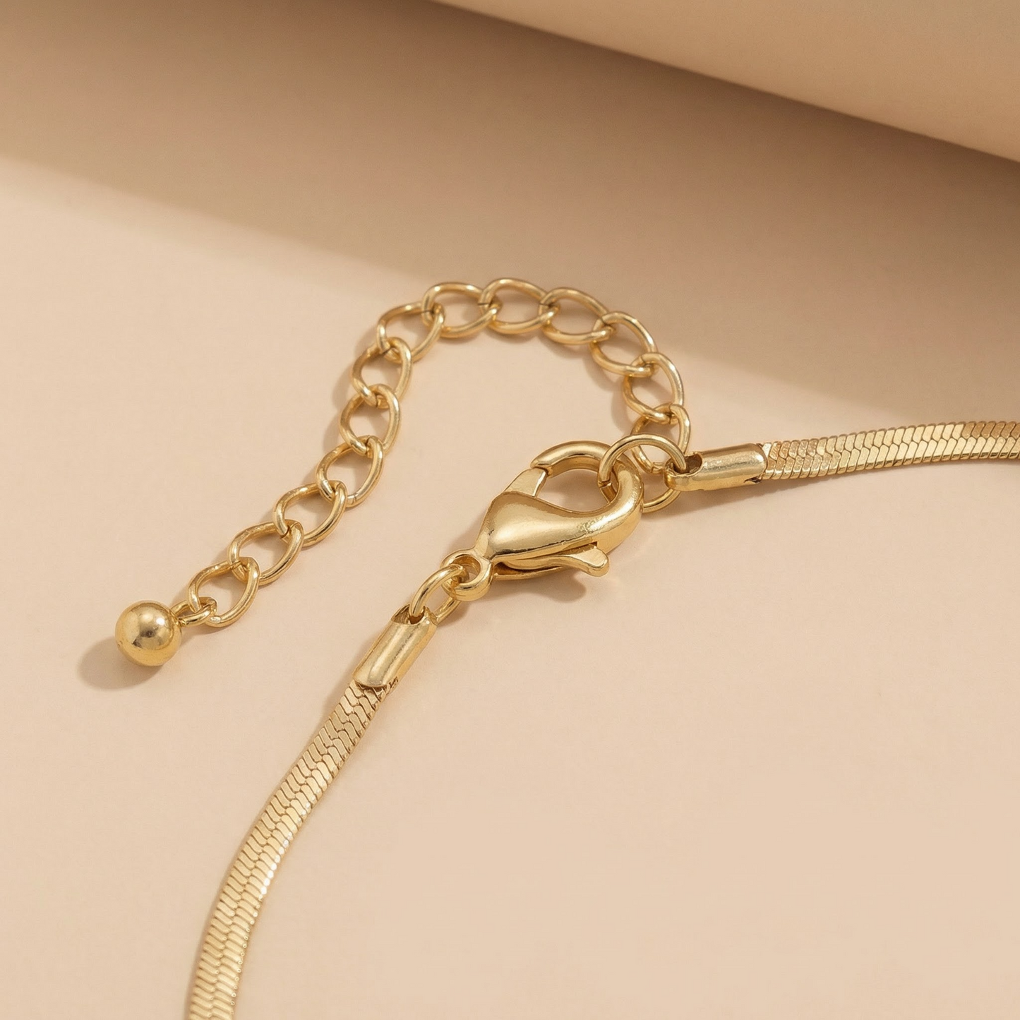 V Minimal Necklace – Gold Stainless Steel