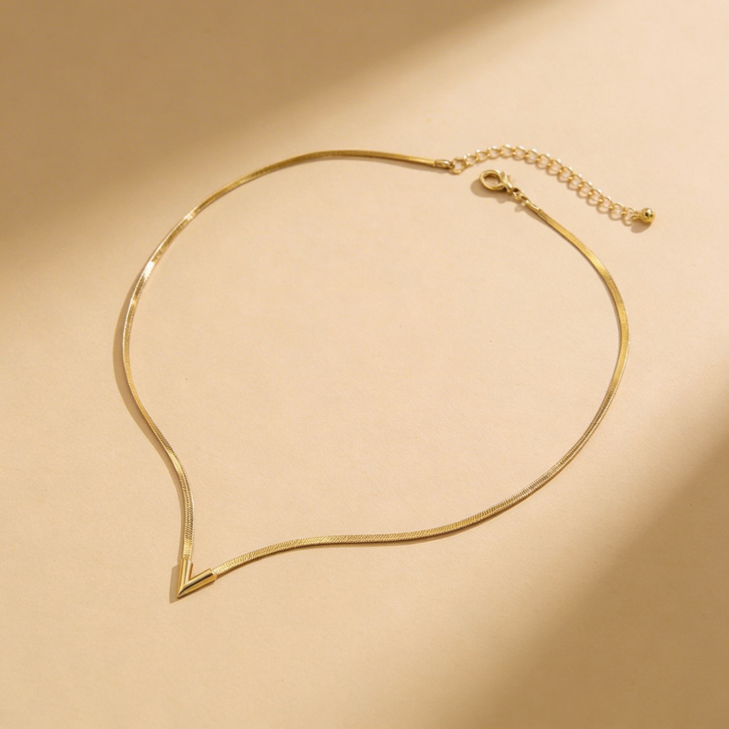 V Minimal Necklace – Gold Stainless Steel