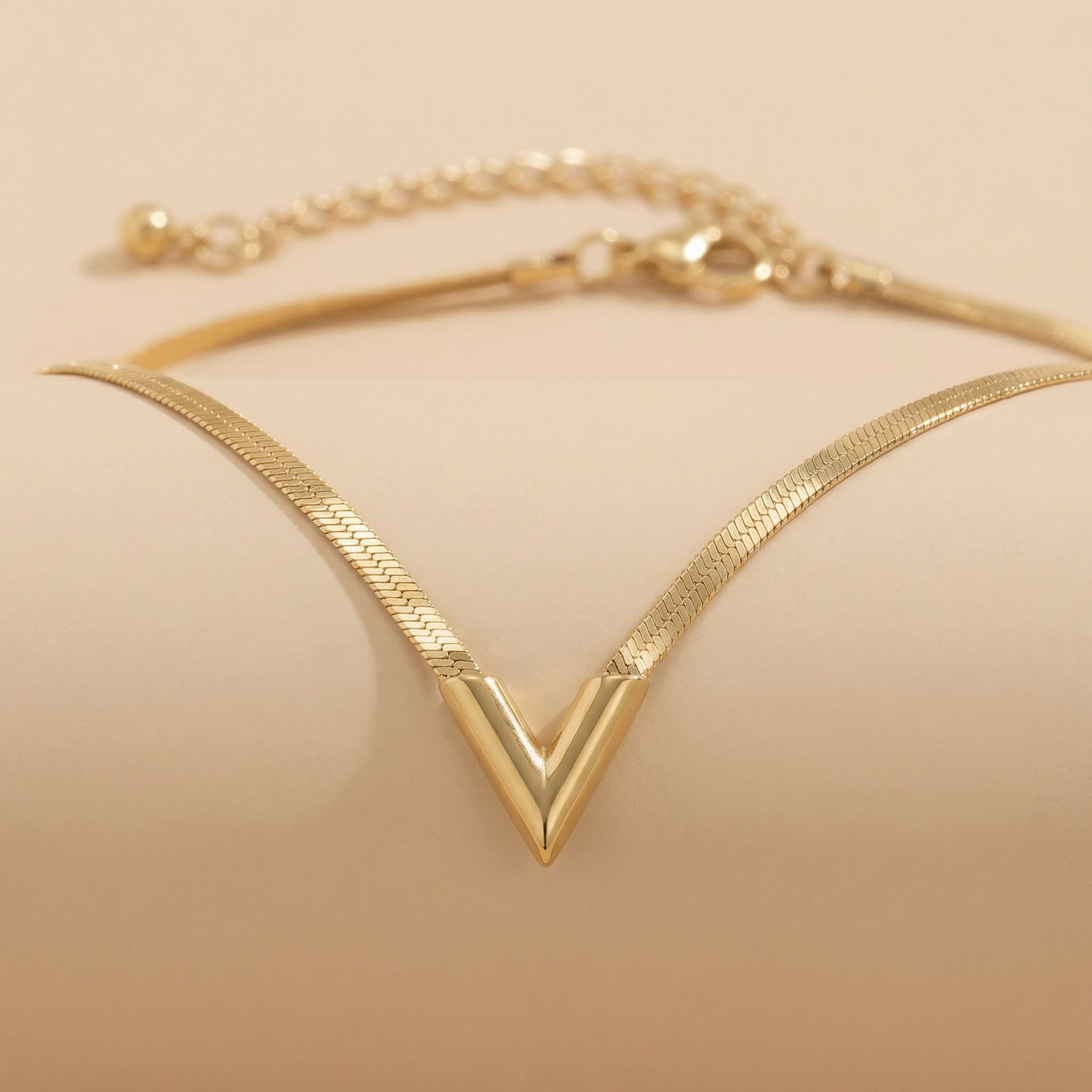 V Minimal Necklace – Gold Stainless Steel