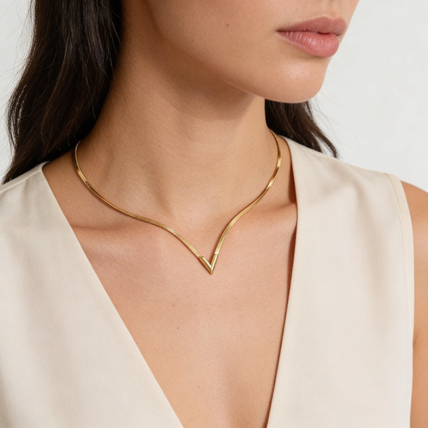 V Minimal Necklace – Gold Stainless Steel